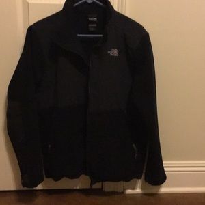 Like new boys XL(18/20) North Face Denali jacket